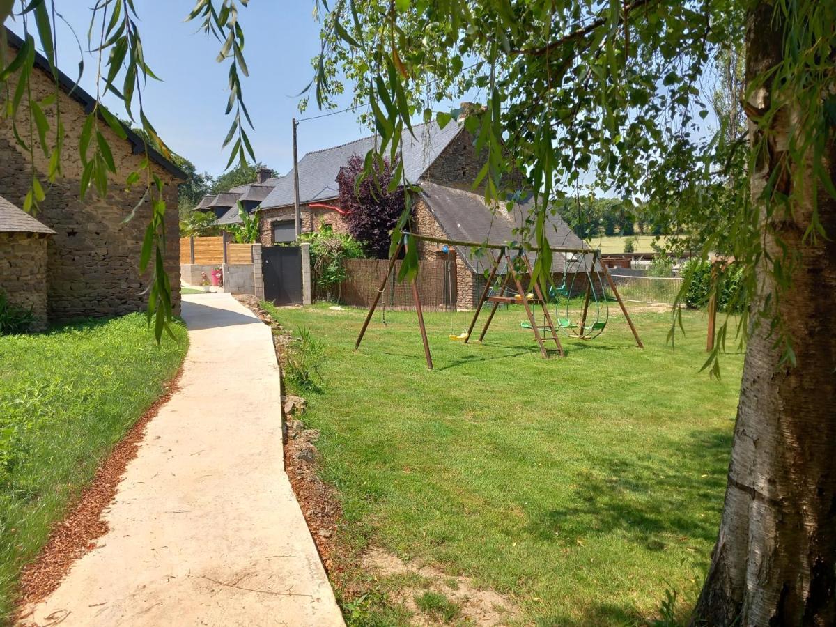 A La Memoire De Merlin & Spa Saint-Malon-sur-Mel Exteriér fotografie